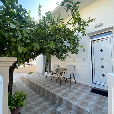 Kira's House Rhodes Town Casa de Férias *