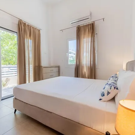 Kira's House Rhodes Town בית נופש *