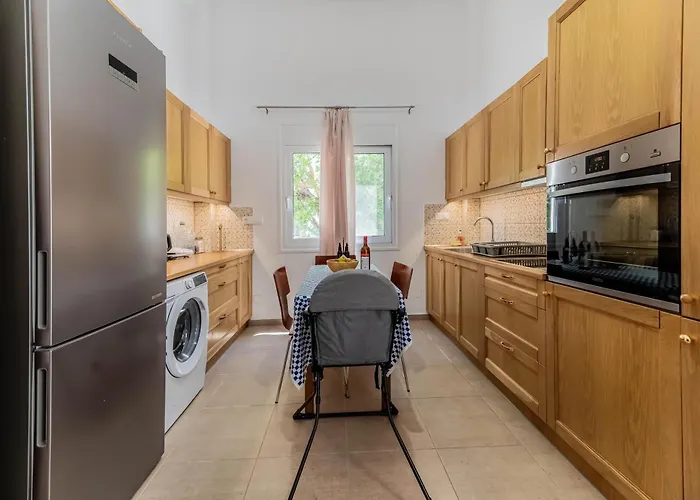 Kira's House Rhodes Town 別荘